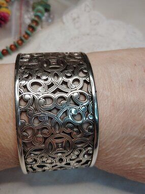 Vintage Silver‑Tone Filigree Cuff Bracelet, 1.5” Wide